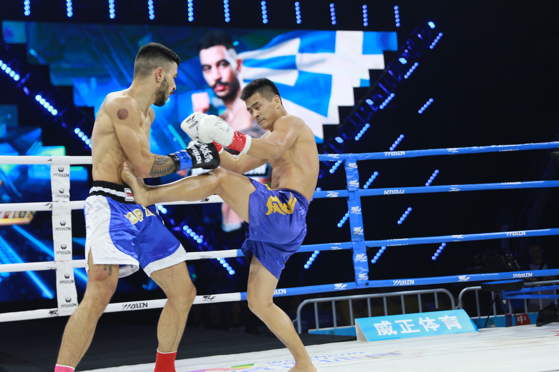 苏瓦松屡败屡战，再次击败对手