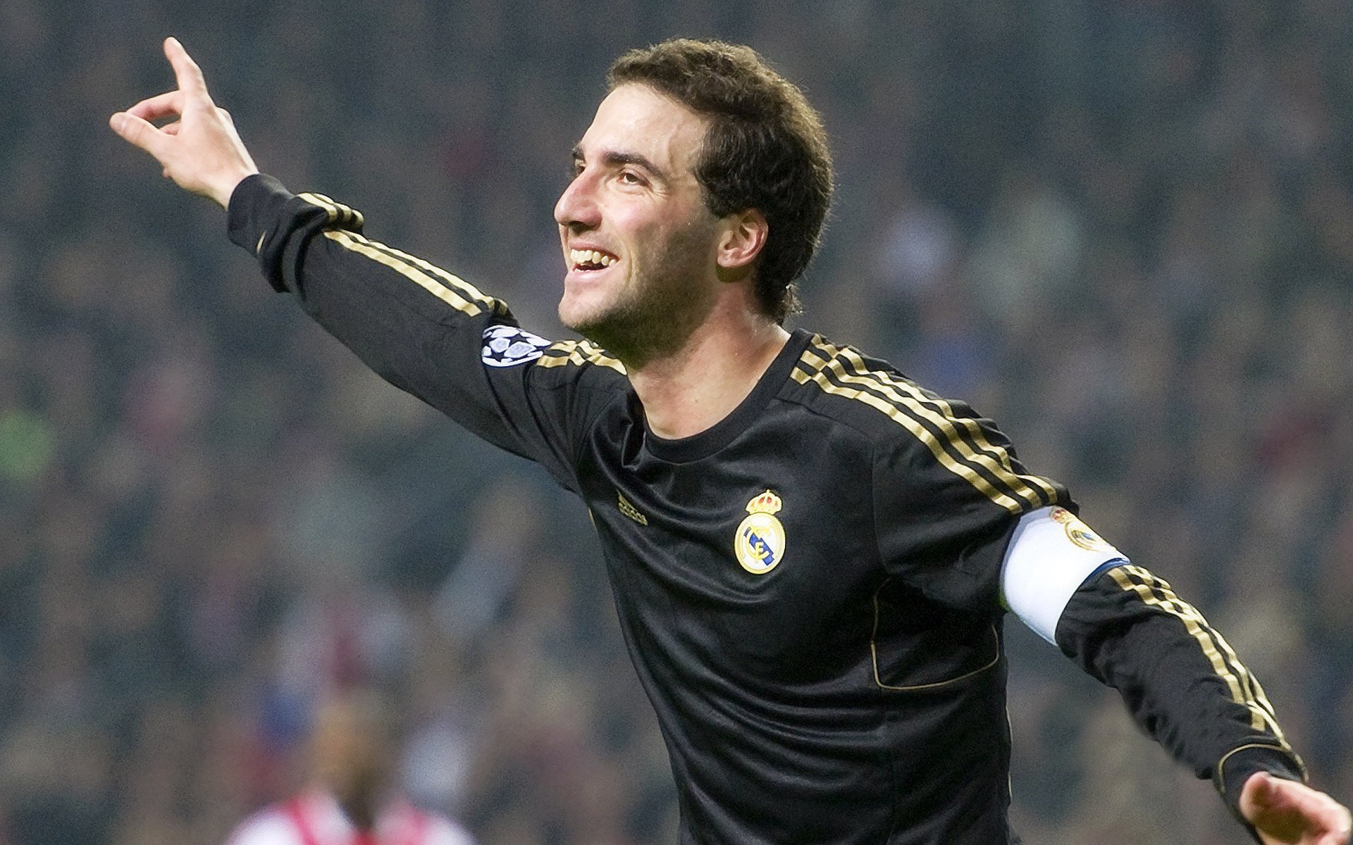 DB电竞平台登录-加维独舞非洲草原,喀麦隆加时鏖战,个人英雄主义照亮晋级之路