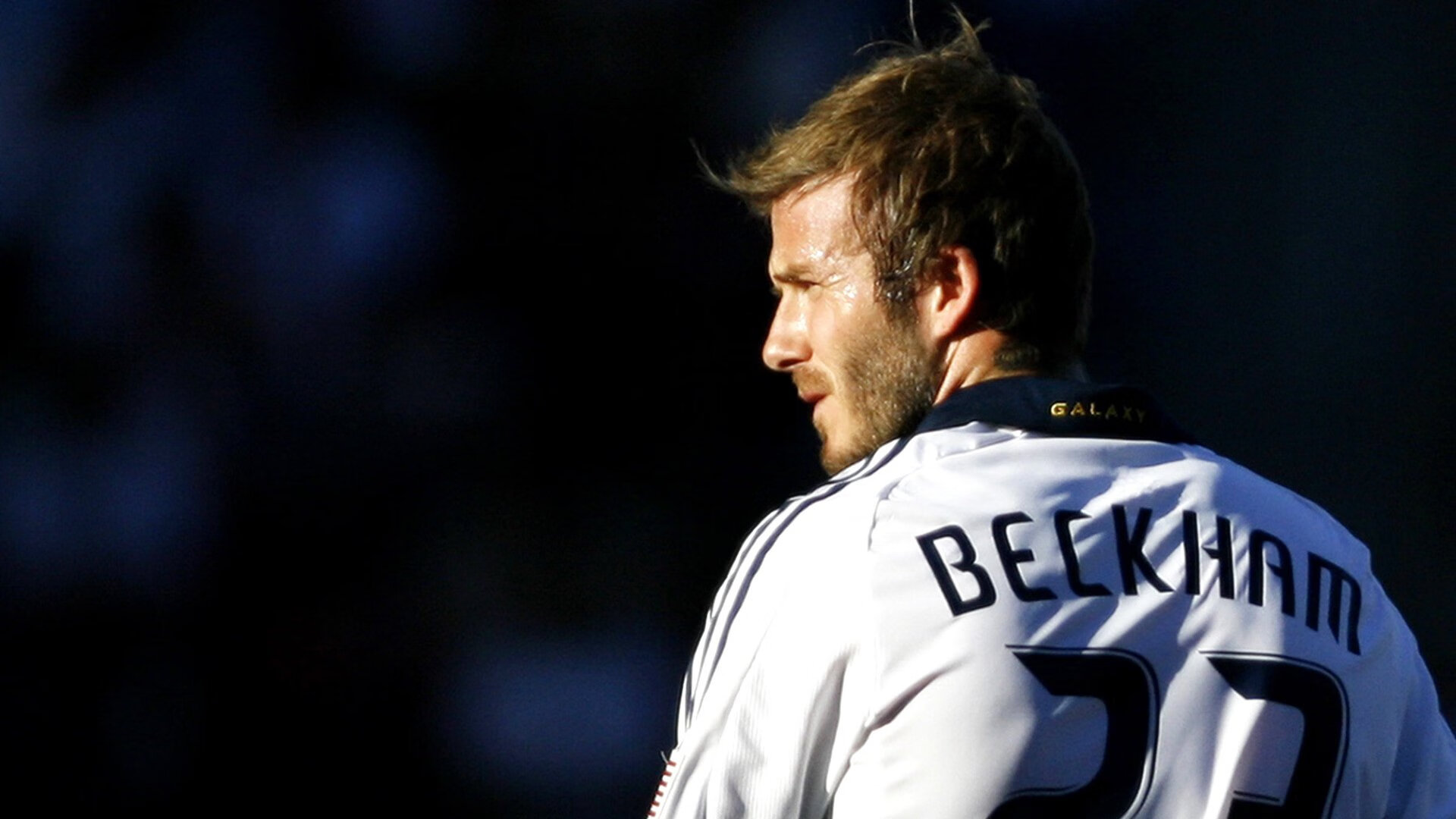 东契奇关键时刻站出来，勇士压制辽宁队，跨越赛场的英雄叙事